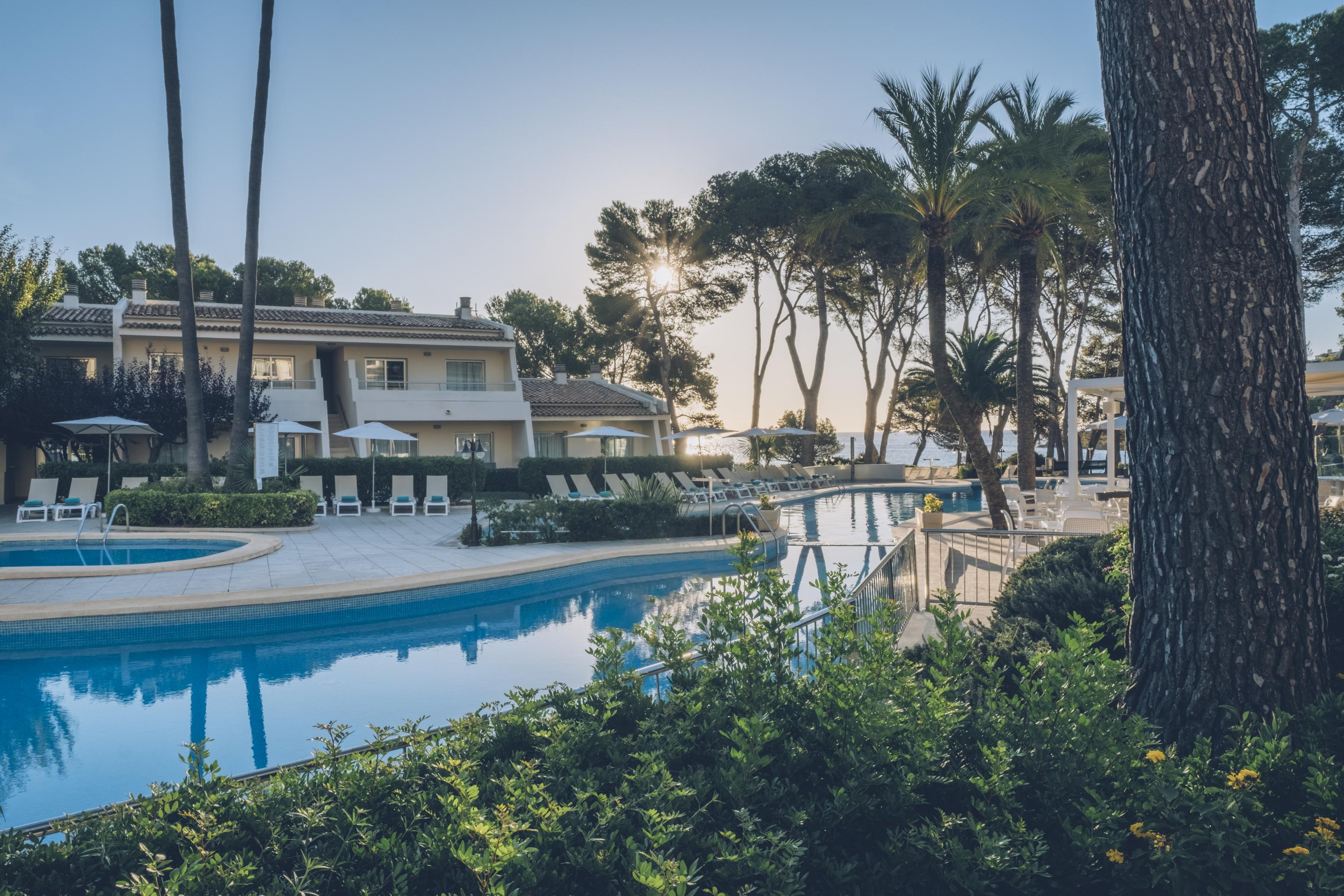 Hotel Iberostar Pinos Park Font de sa Cala Exterior foto