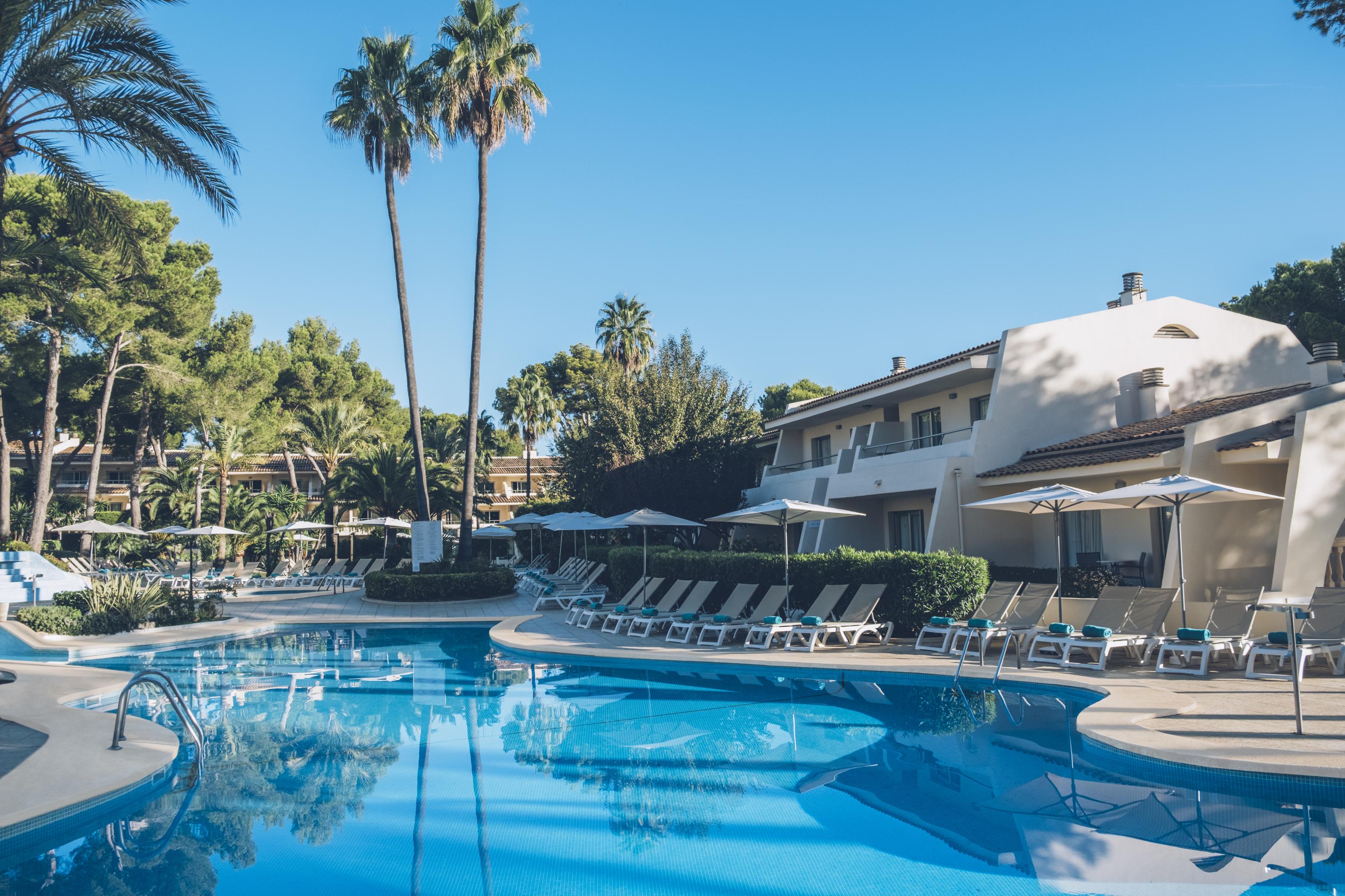 Hotel Iberostar Pinos Park Font de sa Cala Exterior foto